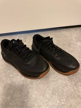 TYR carbon CXT-2 black sneakers w9.5/m8